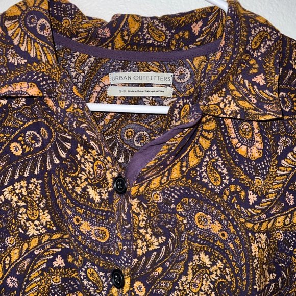 Urban Outfitters Short Sleeve Button Up - Picture 3 of 4